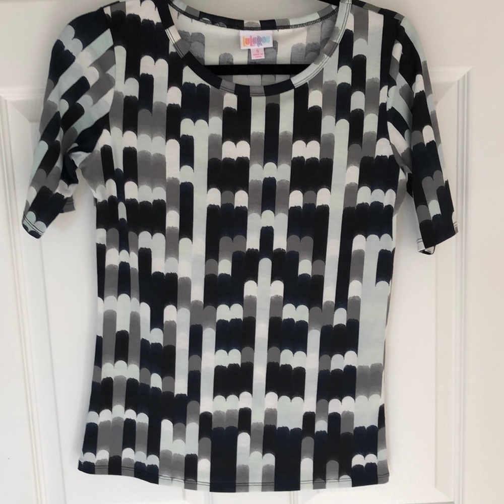 Lularoe Gigi top